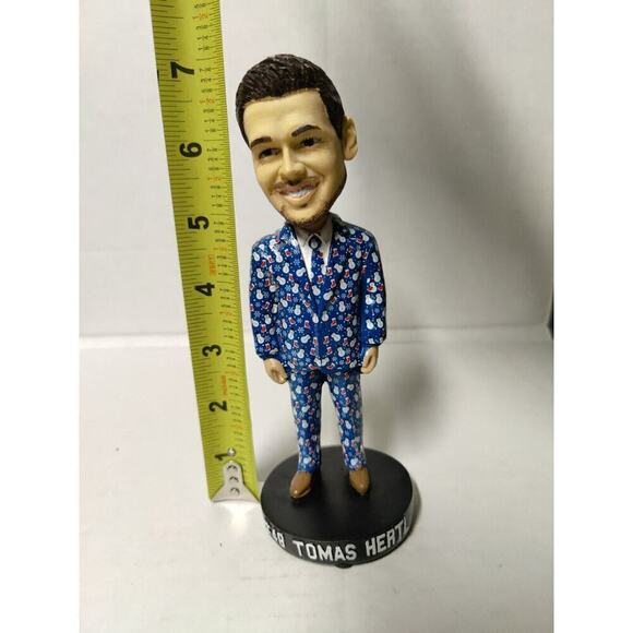 San Jose Sharks Bobblehead Hertl Holiday Suit 2018 - Picture 15 of 16